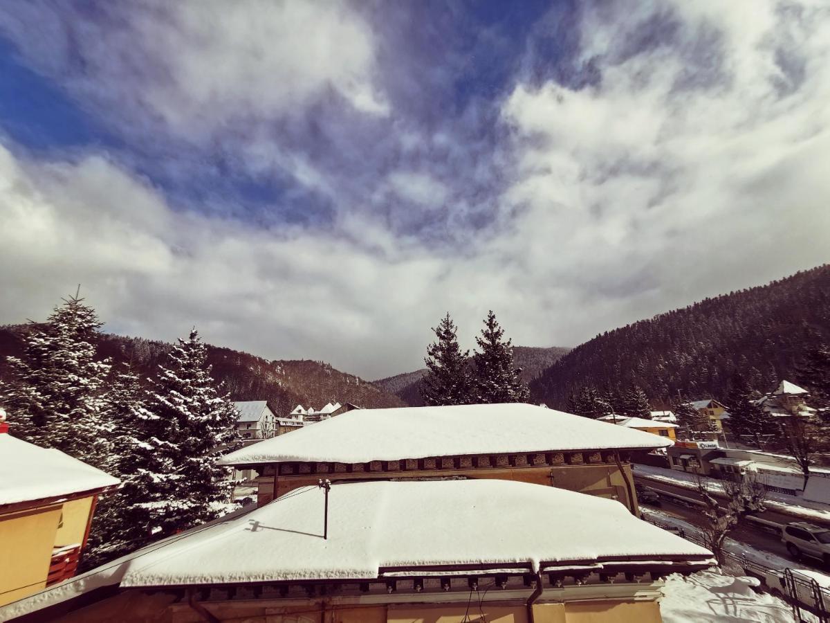 Hotel Paraul Rece Buşteni Buitenkant foto